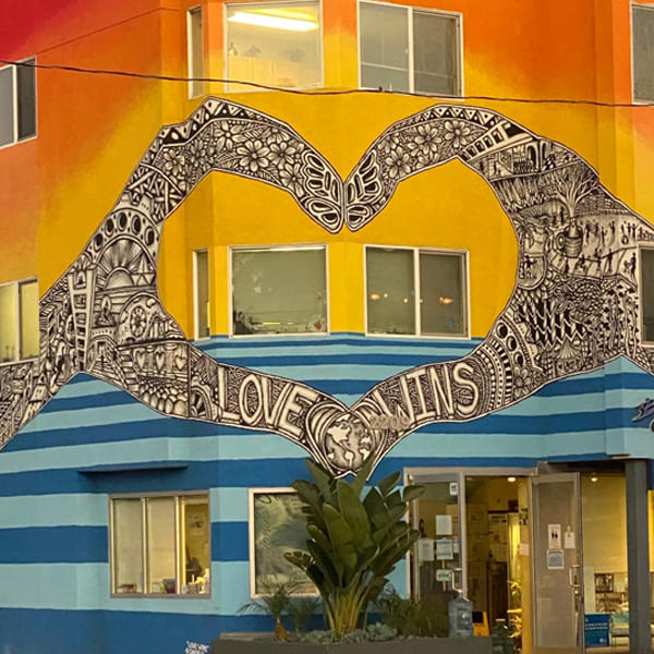 Heart-Mural-Love-Wins